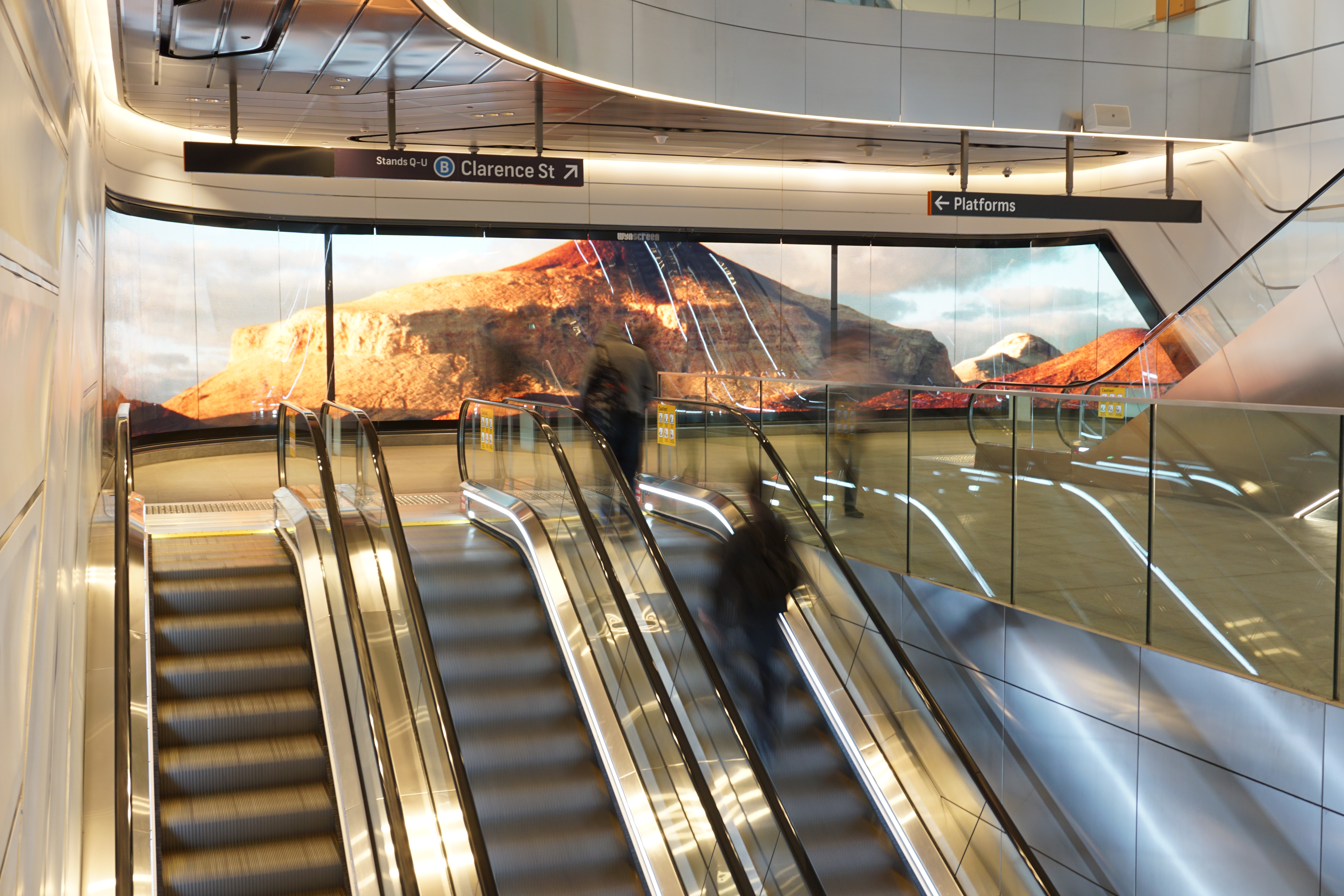 Pia Borg, Black Opal, Wynscreen, Wynyard Station.JPG (1)